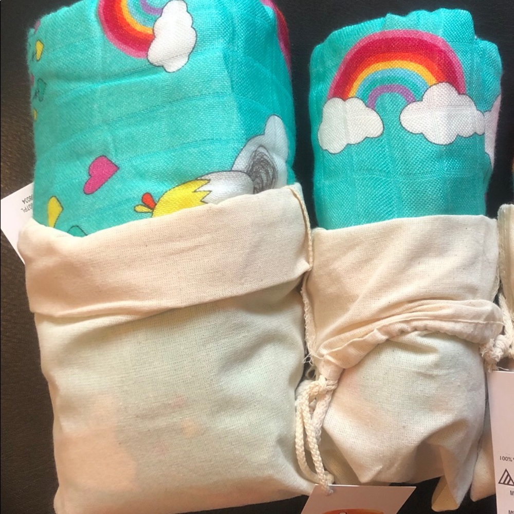 Meeyoo Under the Rainbows Tula CM blanket NWT
